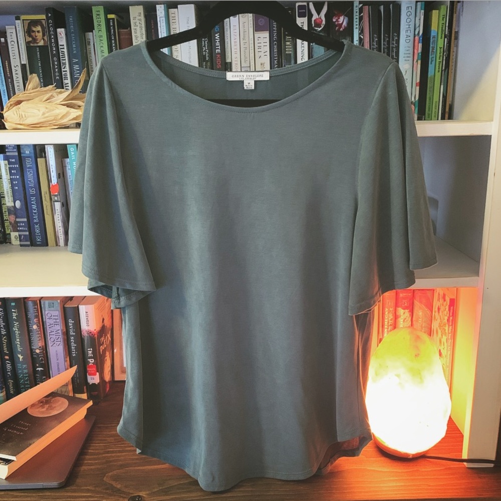 Flowy sleeve shirt-light forest green.